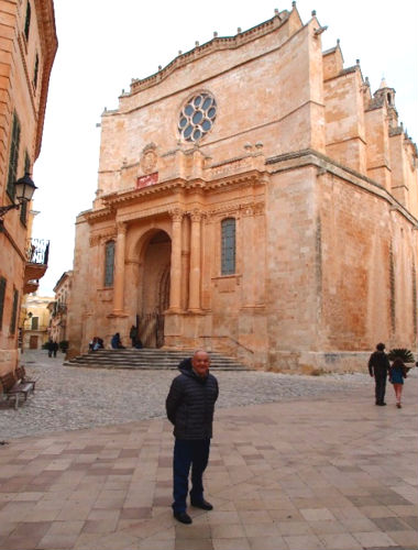 Fachada de la Catedral de Ciudadela - Destino y Sabor