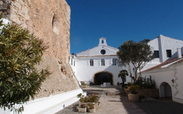 Santuario de la Virgen de Monto Toro - Destino y Sabor