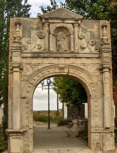 Restos del arco de entrada a la Iglesia San Martín - Imagen de Wikipedia