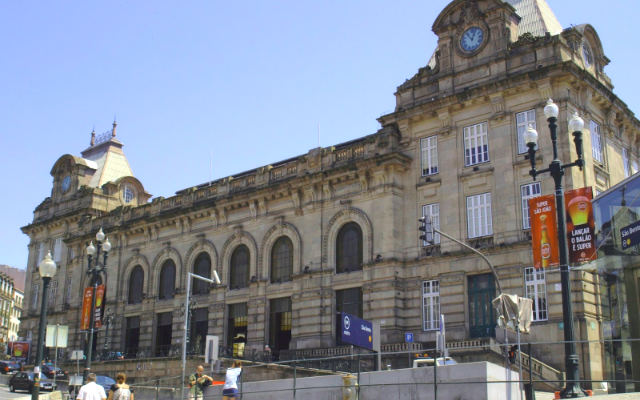Estación de ferrocarril de Sao Bento en Oporto - Destino y Sabor