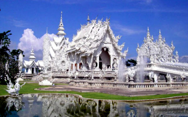 templo de Wat Rong Khun en Chiang Rai - Imagen de Rojo Cangrejo