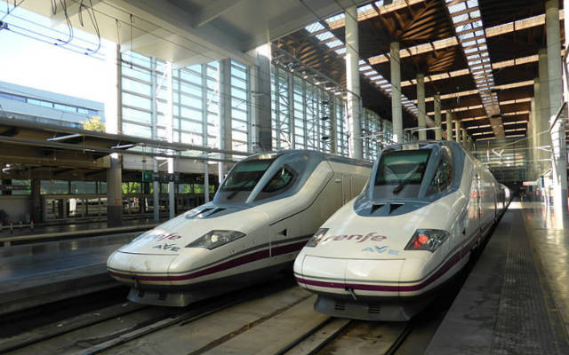 Viaje en tren AVE, los 'patitos' - Imagen de Wikipedia El mejor medio de transporte para cada destino