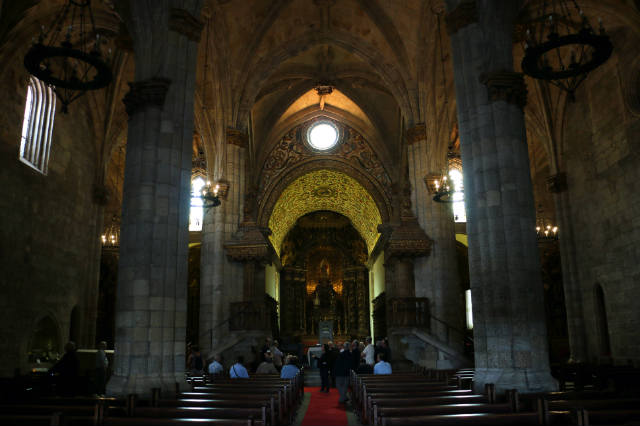 Interior de la Catedral de Viseu - Destino y Sabor