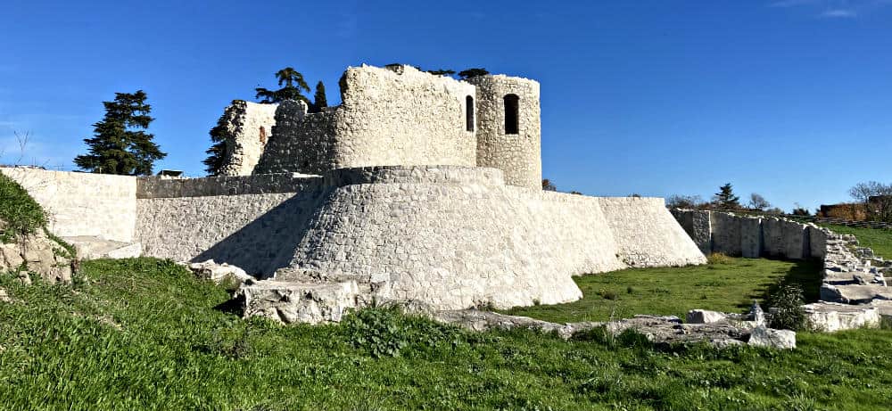 Recinto del Castillo de Barajas - Destino y Sabor