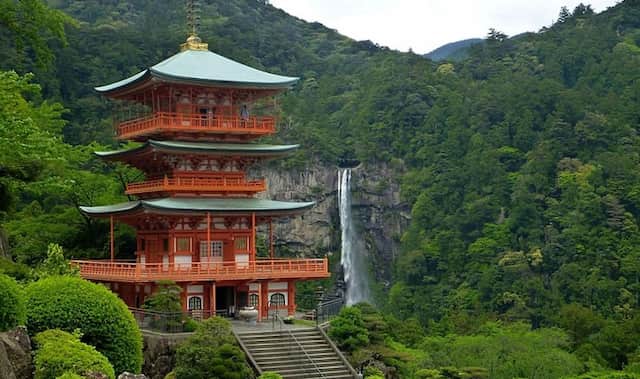 Templo de Seiganto-ji y cascada de Nachi en Wakayama - Imagen de Wikiepedia