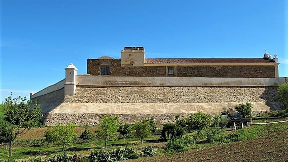 Murallas abaluartadas de San Juan de Dios en Olivenza - Imagen de monumentalnet.org