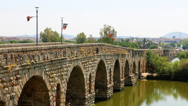 Puente romano de Mérida - Destino y Sabor