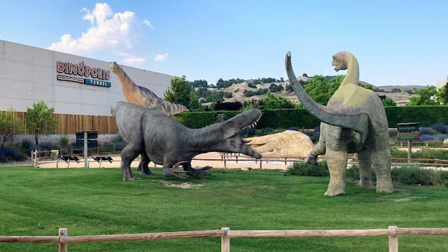 Dinosaurios de Tierra Magna - Destino y Sabor