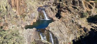 Senderismo hacia las cascadas de Roblelacasa - Destino y Sabor