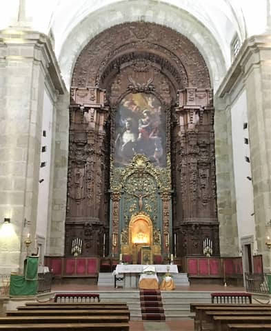 Interior del templo de San Martín de Valdeiglesias - Destino y Sabor