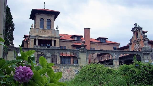 Casa para Obdulia Bonifaz o palacio del Marqués del Albaicín - Imagen de Turismo Noja