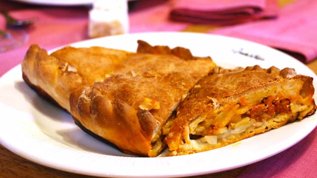 Empanada berciana de carne - Destino y Sabor