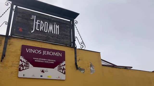 Entrada exterior a Vinos Jeromín - Destino y Sabor
