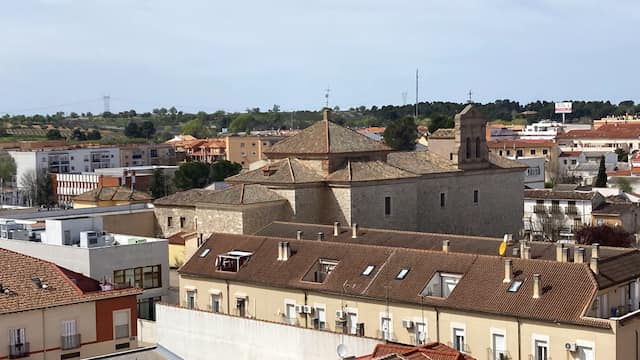 Monasterio de Santa María de la Victoria desde el Castillo - Destino y Sabor