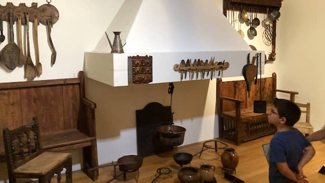 Colección permanente etnográfica en la Casa Museo de Espartero - Destino y Sabor