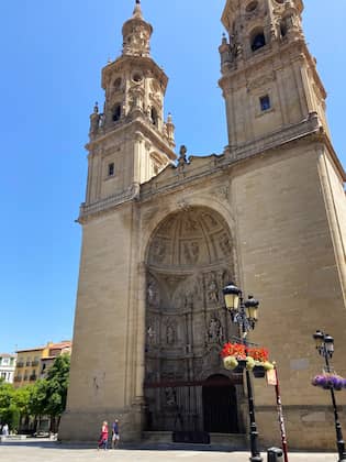 Concatedral de La Rioja en Logroño - Destino y Sabor