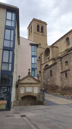 Iglesia de Santiago en Logroño - Destino y Sabor