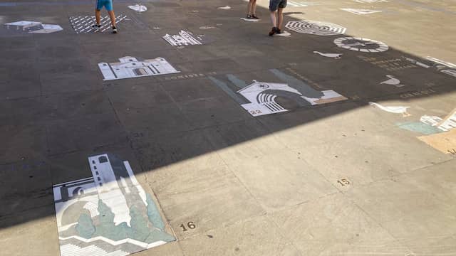 Plaza con el Juego de la Oca en Logroño - Destino y Sabor