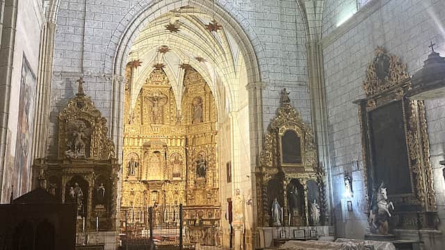 Interior de la Iglesia de Santiago de Llerena - Destino y Sabor