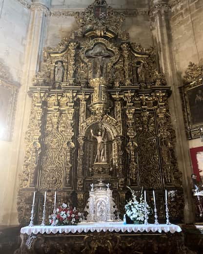 Retablo de la capilla privada de la Familia Zapata - Destino y Sabor