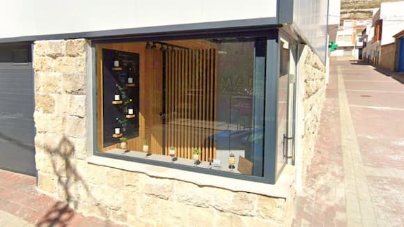 Entrada a la bodega María de la Recueja - Destino y Sabor